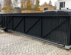 Liugvärav seest poolt