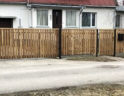 Puitlipp aed koos katteliistuga