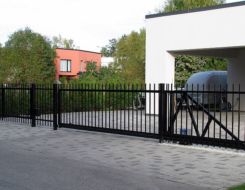 Liugvärav nelikanttorust Kakumägi Liugvärav nelikanttorust Kakumägi